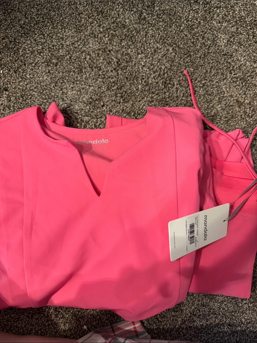 NWT BUBBLEGUM PINK MANDALA SCRUBS SET